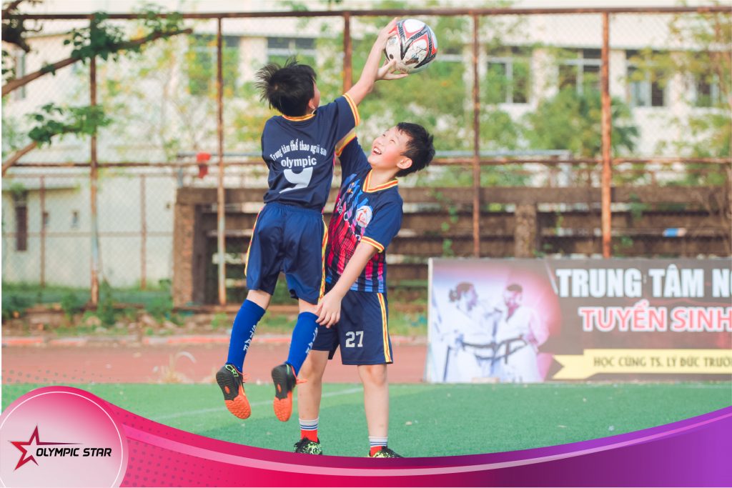 Bóng đá là một môn thể thao có thể giúp trẻ phát triển toàn diện về thể chất, kiến thức và kỹ năng