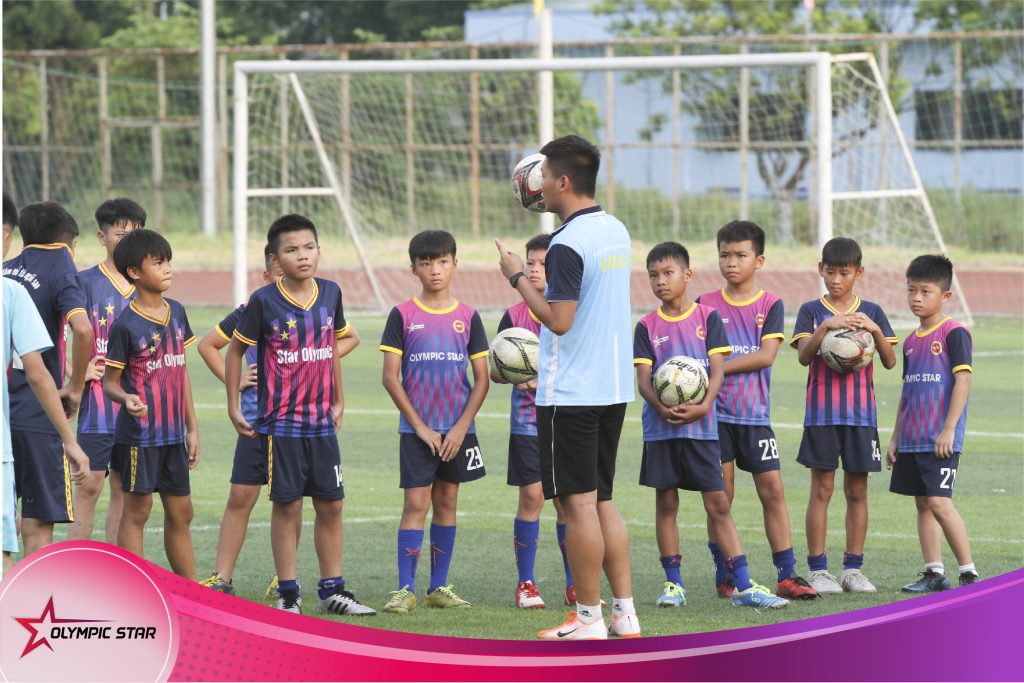 Học viên vừa được rèn luyện kỹ thuật chuyên môn vừa được tham dự nhiều giải thi đấu quy tụ những câu lạc bộ bóng đá cho trẻ em hàng đầu 